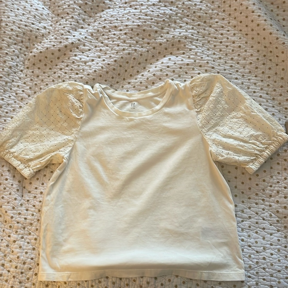 Chic cream top